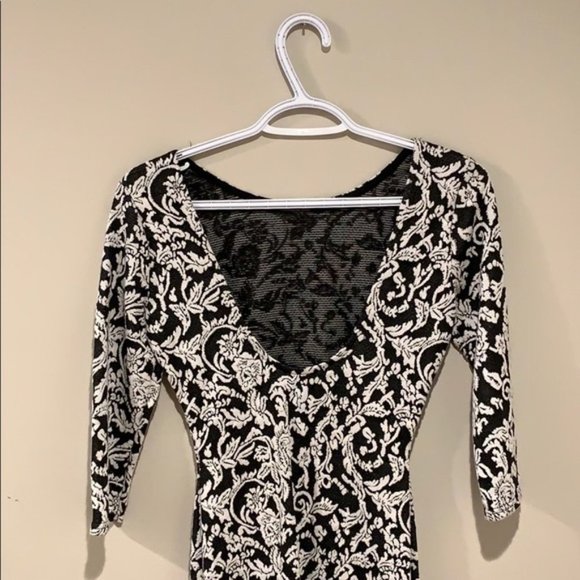 Black and White Floral Dress - Women’s Size Small - Picture 5 of 10
